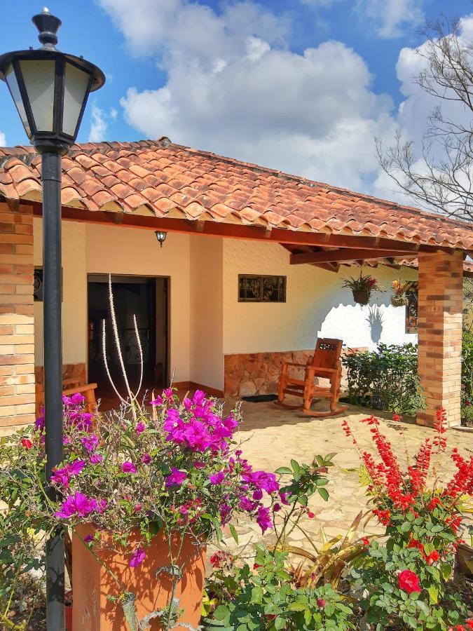 Casa Campestre Frente Acuarela -Mesa De Los Santos La Granja Extérieur photo